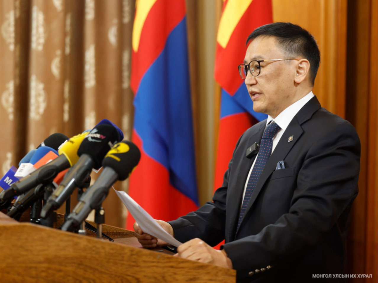 Ж.Чинбүрэн: Эмч нарын үндсэн цалинг 15 хувиар нэмэх боломжтой