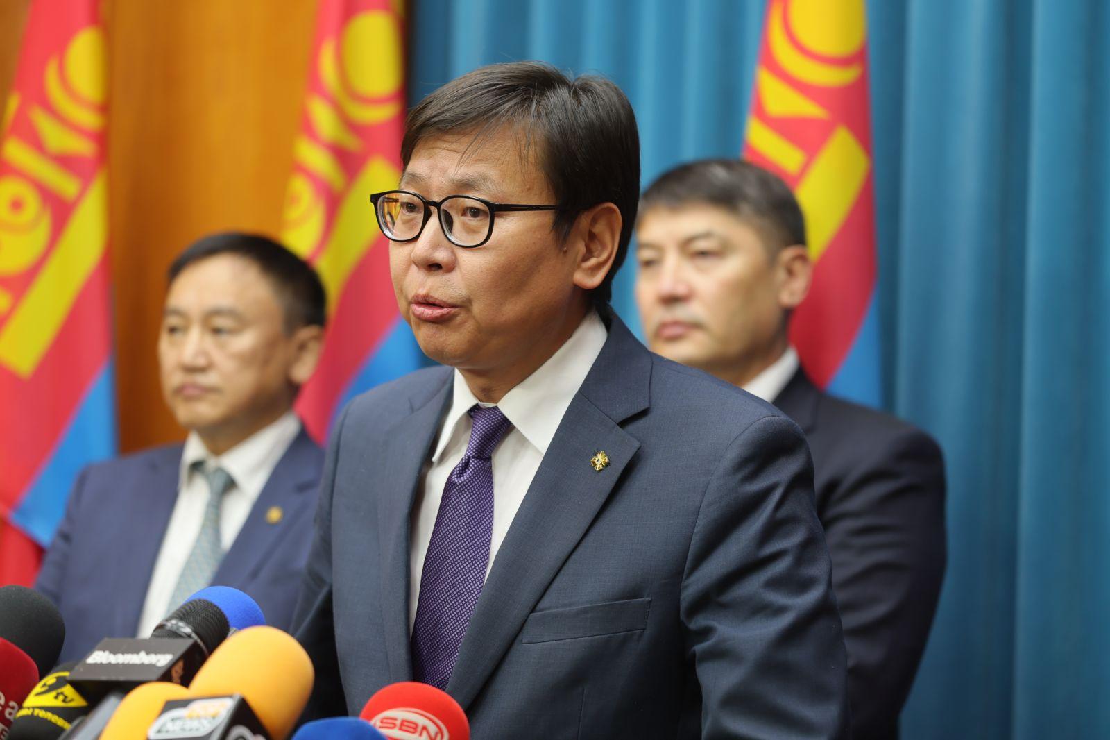 П.Наранбаяр: Багш нарын үндсэн цалинг 20 хувиар нэмэгдүүлэхээр боллоо