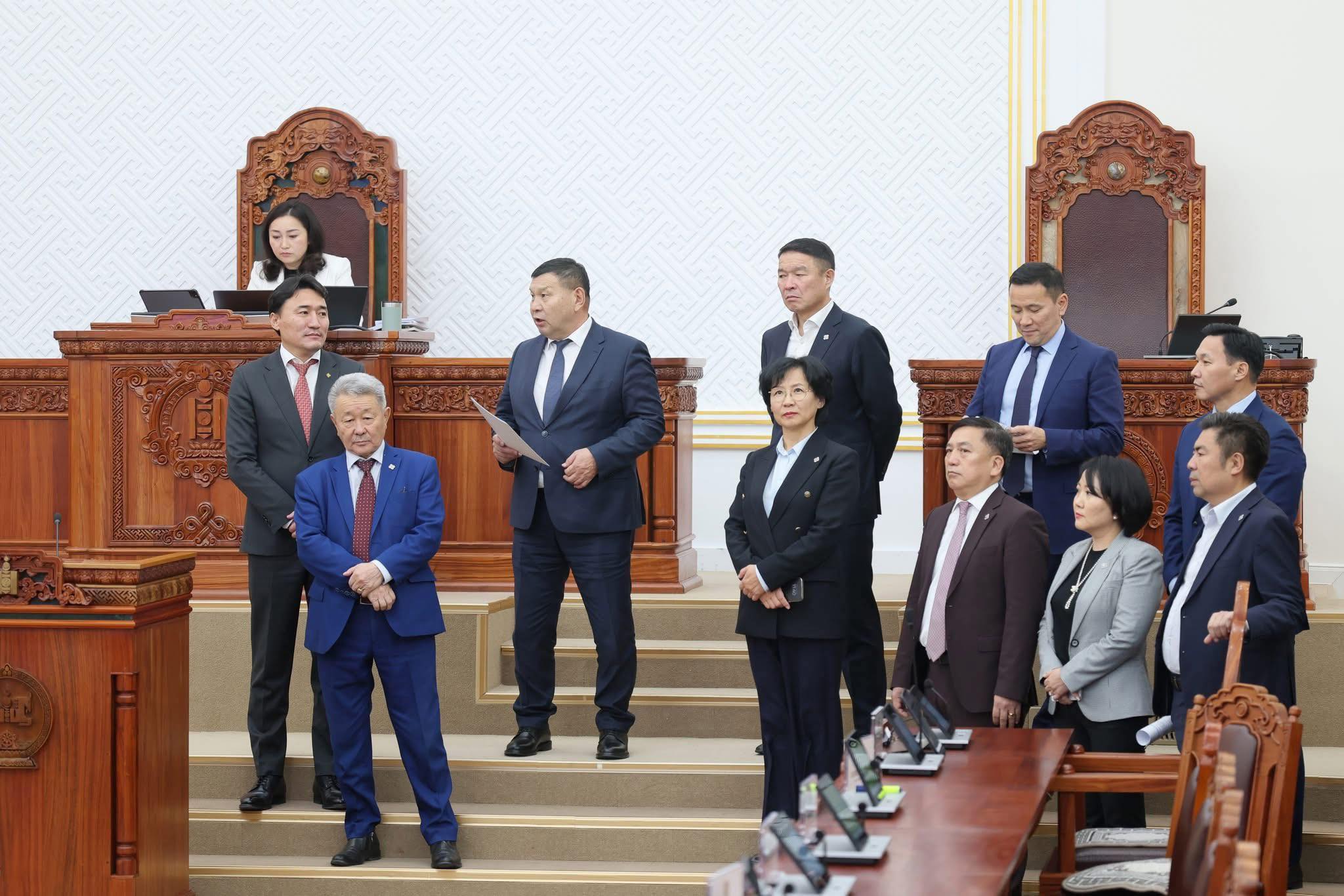 Г.Занданшатар талынхан кнопын эрэлд мухардав