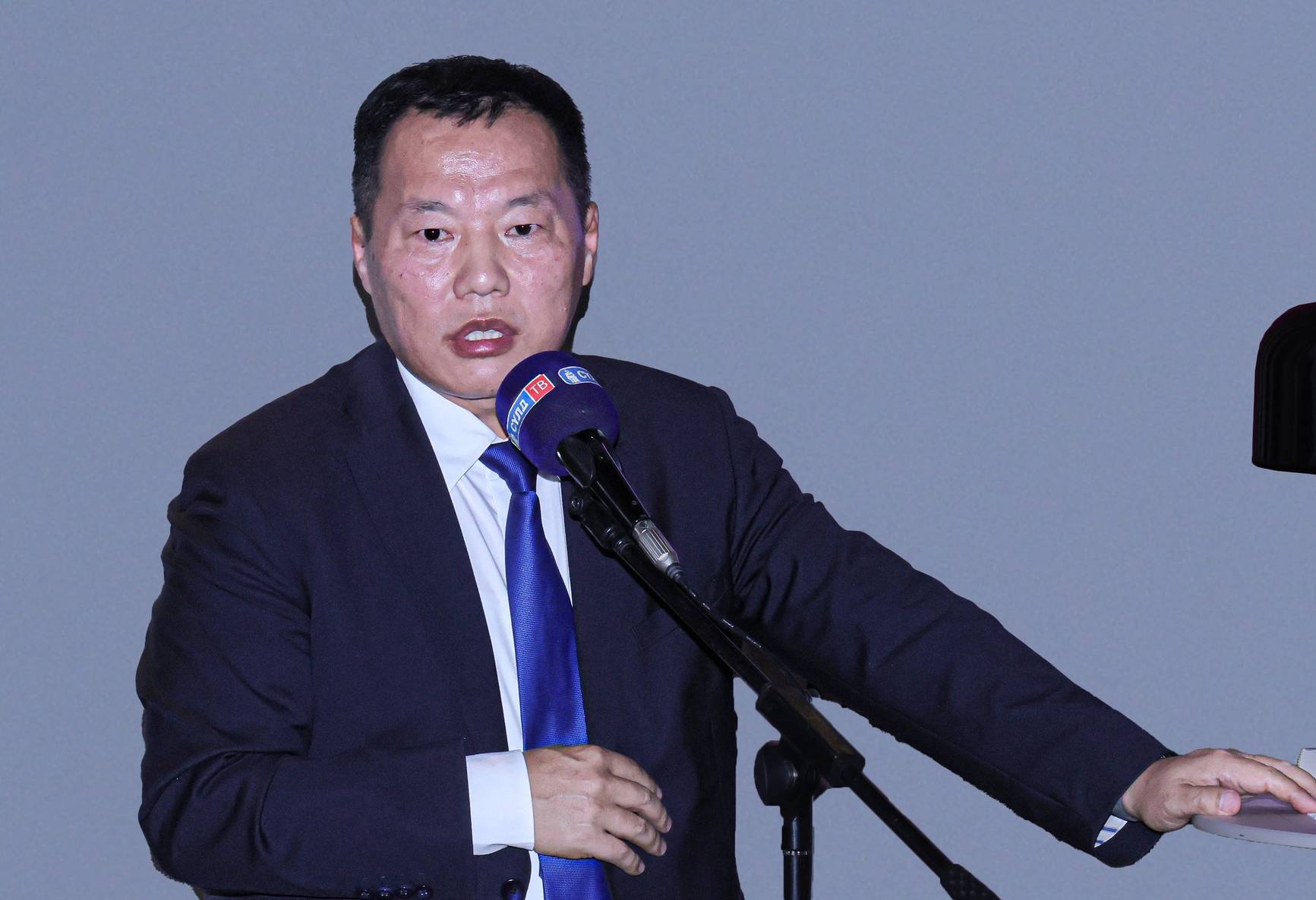 Ардчилсан намынхны хүссэн юм нь хүзүүгээр татчихлаа... Гэтэл