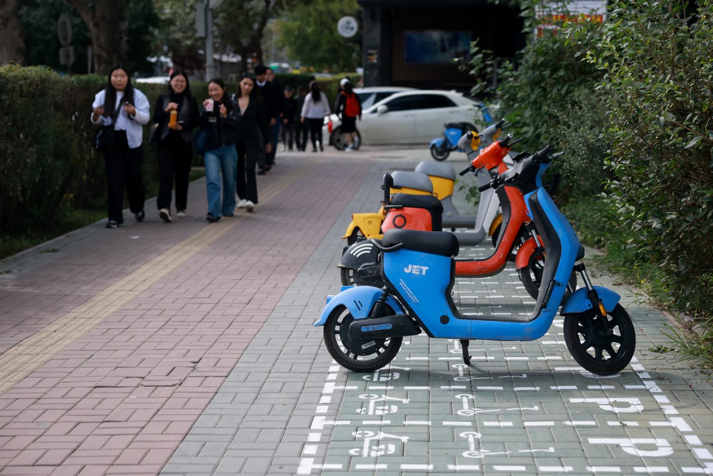 Скүүтер, мопед, цахилгаан дугуйг замын хөдөлгөөнд маргаашнаас оролцуулахгүй