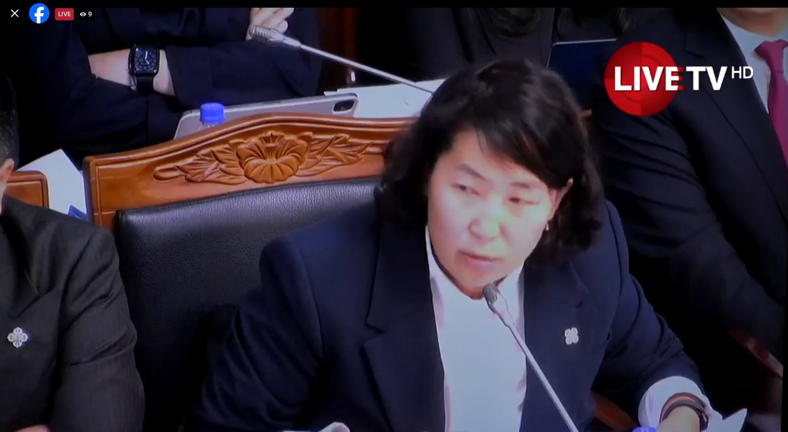 УИХ-ын дэд дарга Х.Булгантуяа ҮХЦ-ийн гишүүн О.Мөнхсайханаас татгалзах санал гаргасан ч тус хүсэлтийг хүлээн авсангүй