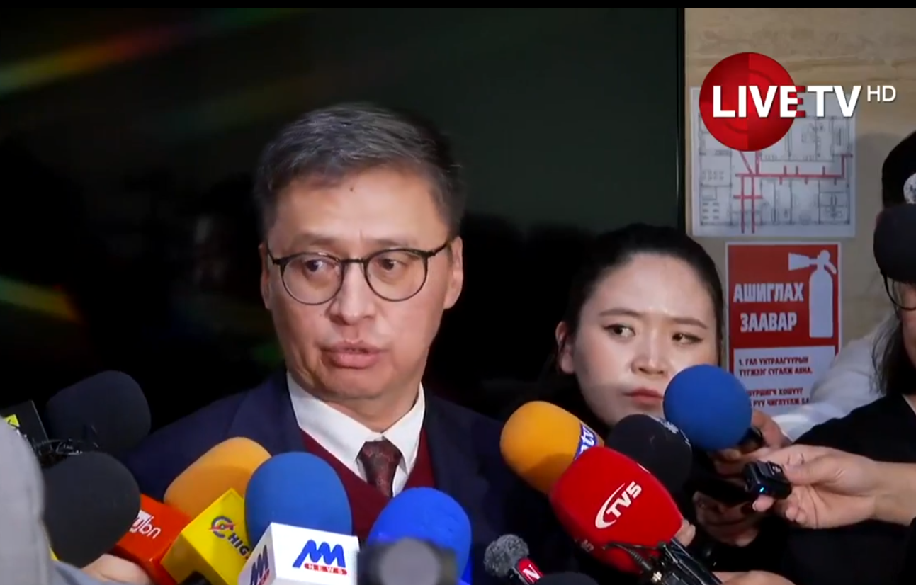 Б.Баасандорж: Хуульд байнгын хорооны санал дүгнэлтийг нэгдсэн хуралдаанаар хэлэлцэж шийдвэрлэнэ гэж заасан