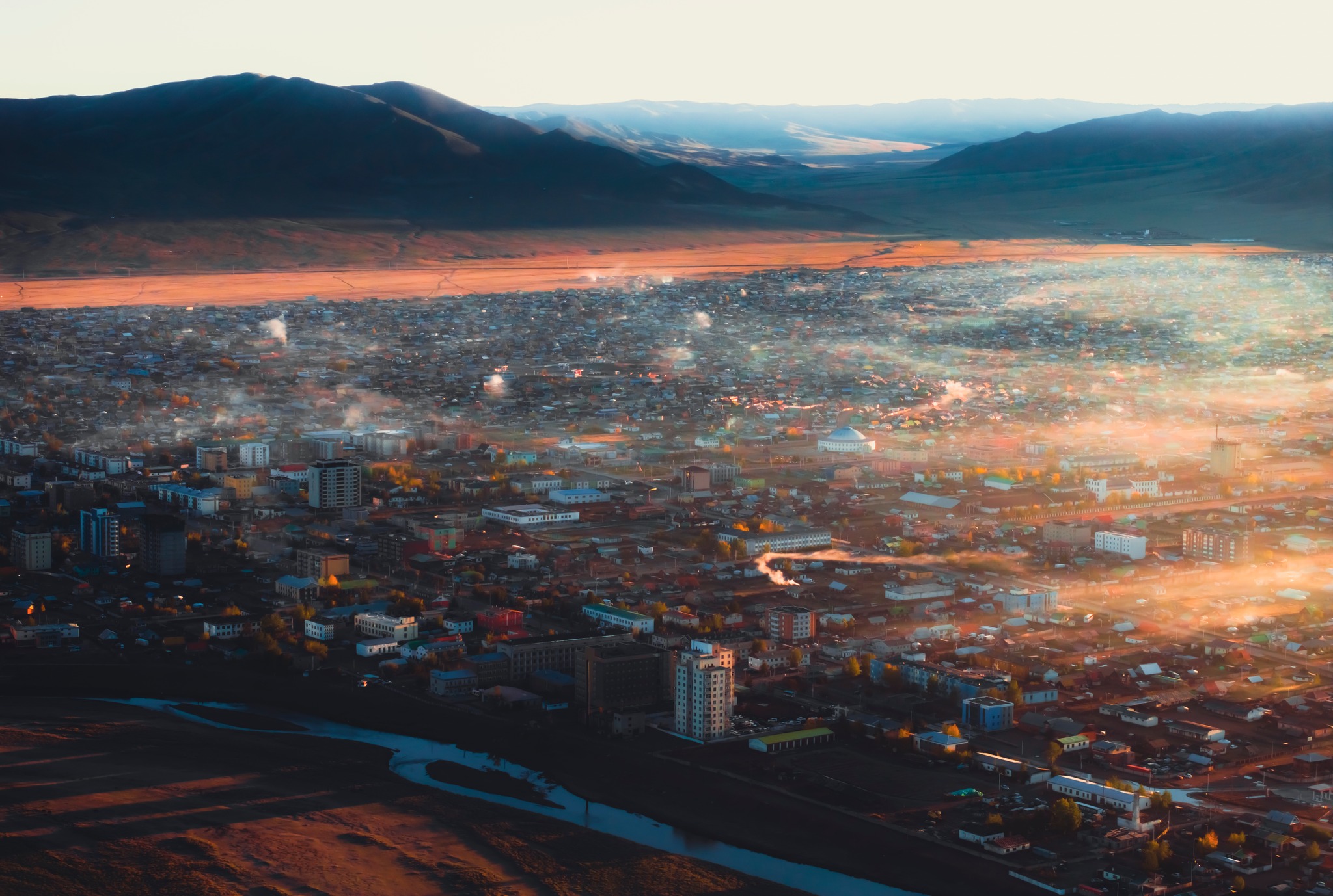 Улаанбаатарт өдөртөө цас орохгүй. Шөнөдөө ялимгүй цас орно