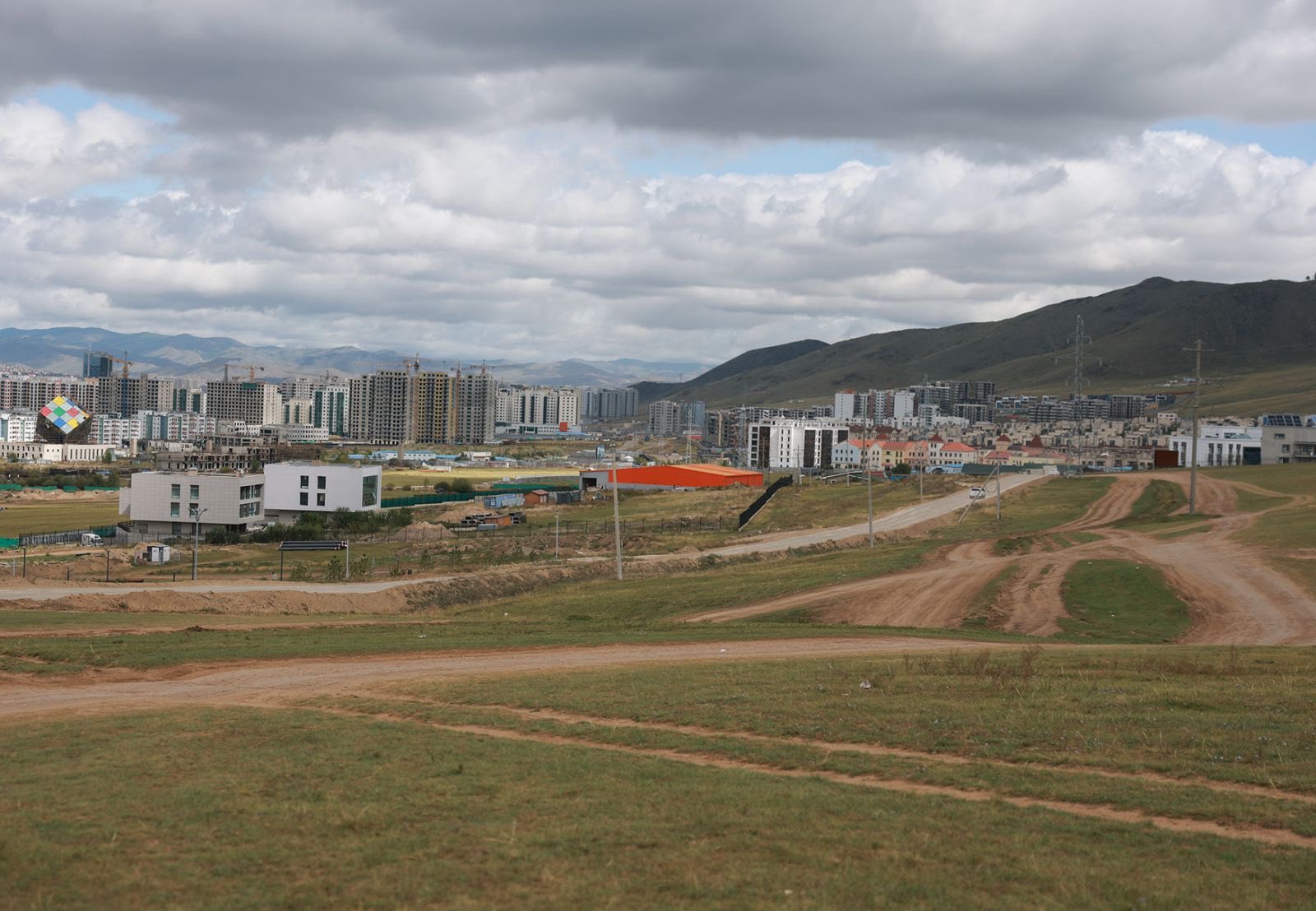 Нисэх, яармагийн түгжрэлийг бууруулах шинэ замын трассуудыг төлөвлөжээ