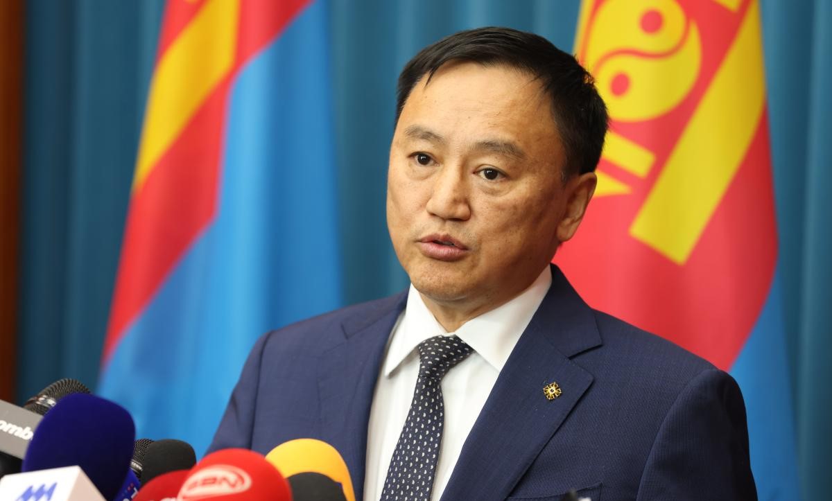 Томуугаар өвчилсөн 6 хүртэлх насны хүүхдээ асарч байгаа эцэг, эхчүүдэд ажлын тав хүртэлх хоногийн цалинтай чөлөө олгоно