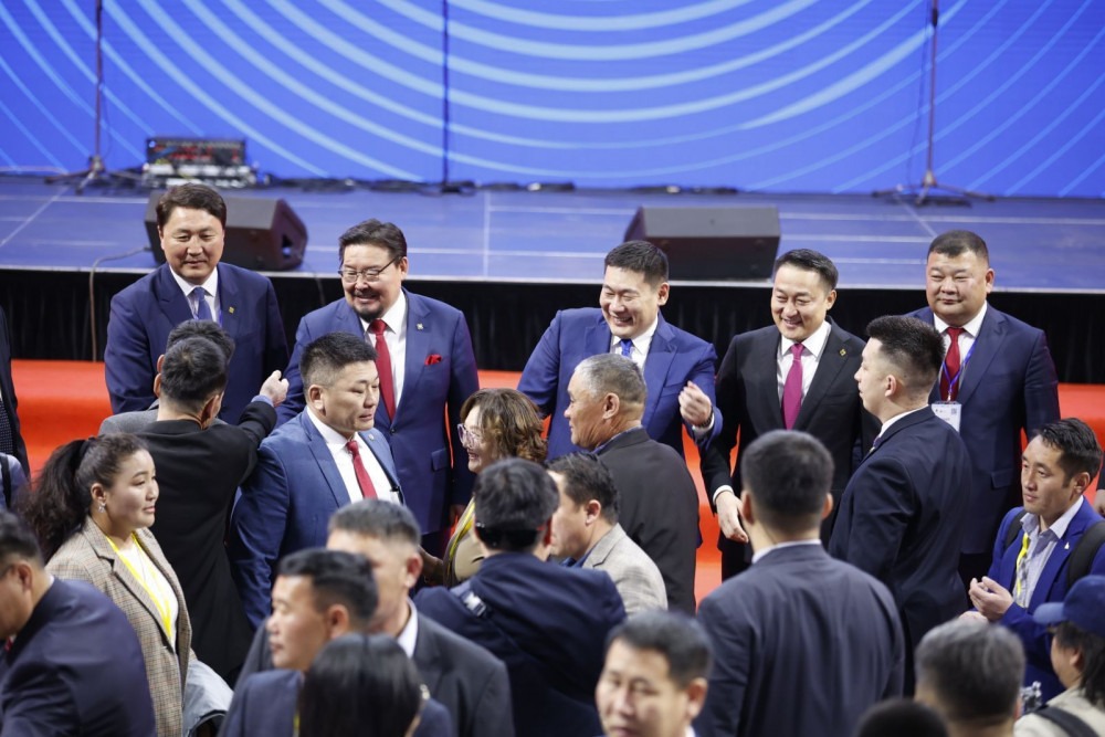 Хуулиар бус хуйвалдаанаар эвлэрээд МАН “хаачих” вэ?!