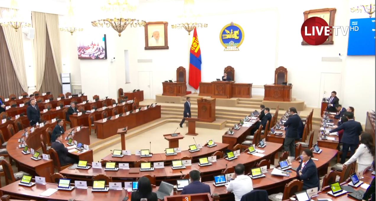 🔴 Хянан шалгах түр хороо байгуулах санал хураалт удаа дараа "бүтэлгүйтэв"