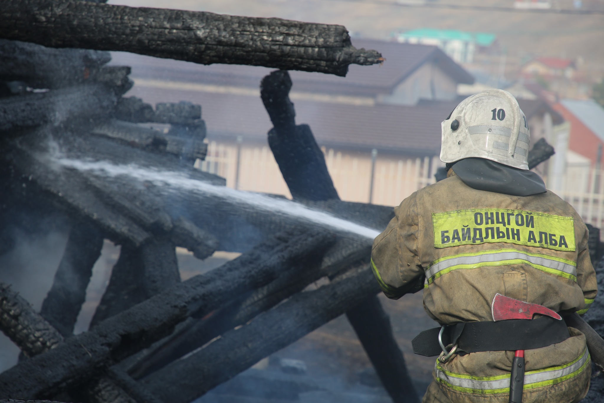 Алба хаагчид 21 иргэний амь насыг аварч, 36 иргэний аюулгүй байдлыг ханган ажиллажээ