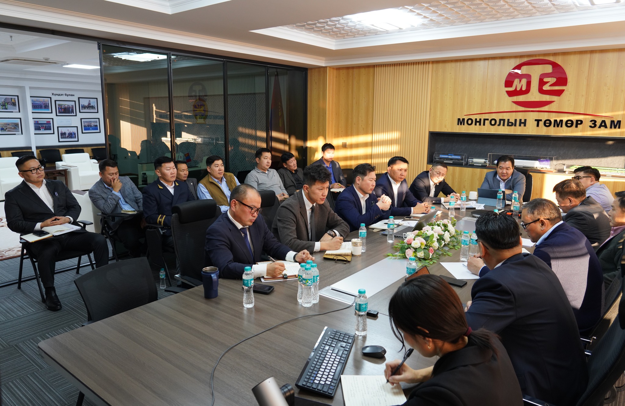 “Монголын төмөр зам” ТӨХК-ийн Гүйцэтгэх захирлын өргөтгөсөн шуурхай хурал болжээ