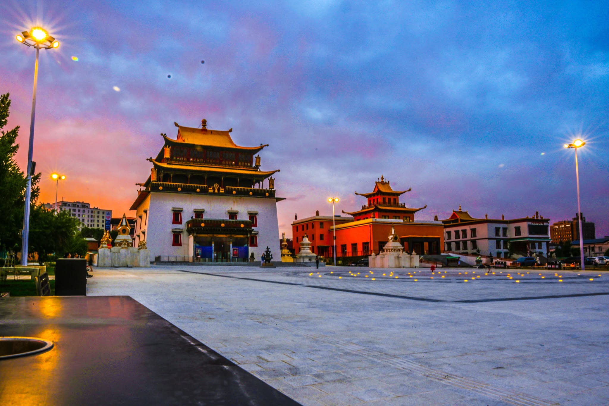 Гандантэгчэнлин хийдийн гэрэлтүүлгийн ажил 90 хувьтай үргэлжилж байна