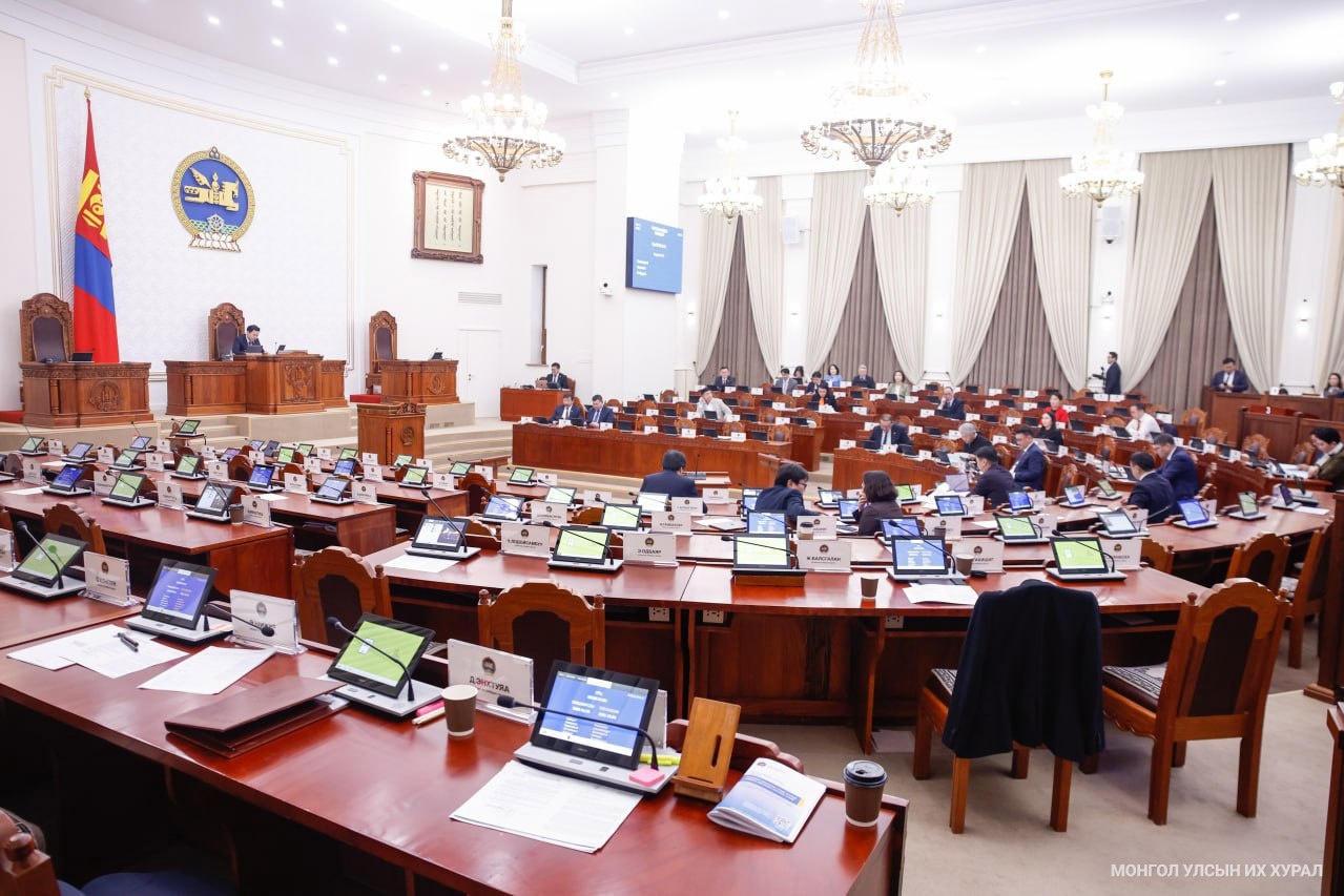 🔴ЧУУЛГАН: Үндсэн хуулийн цэцийн гишүүнийг үүрэгт ажлаас нь чөлөөллөө