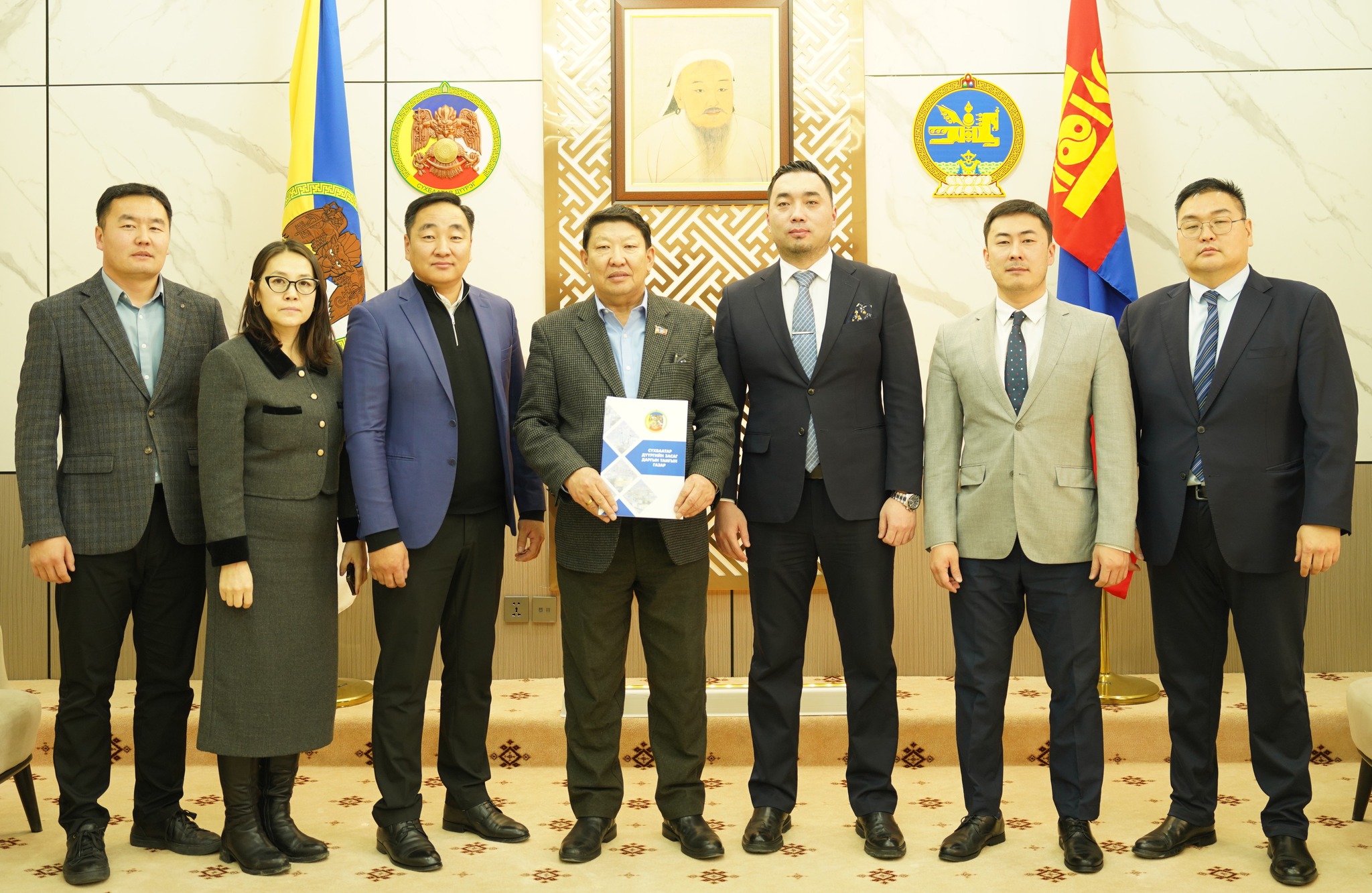 Сүхбаатар дүүргийнхэн 2026 оны төсвийн төслөө ИТХ-даа өргөн барьжээ