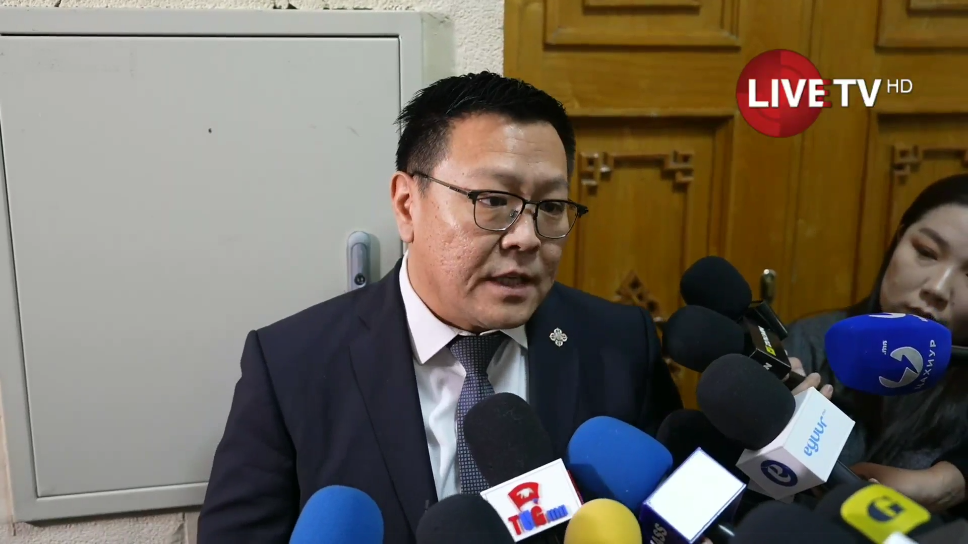 🔴Б.Баярбаатар: Би Оюутолгойн хүмүүсийг зайл гээгүй. Ажлаа хийж чадахгүй хүмүүс зайлах хэрэгтэй гэсэн