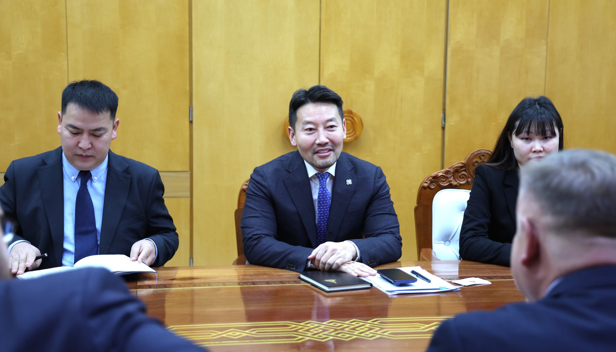 Шадар сайд Х.Ганхуяг ОХУ-ын Элчин сайд А.Н.Евсиковыг хүлээн авч уулзжээ