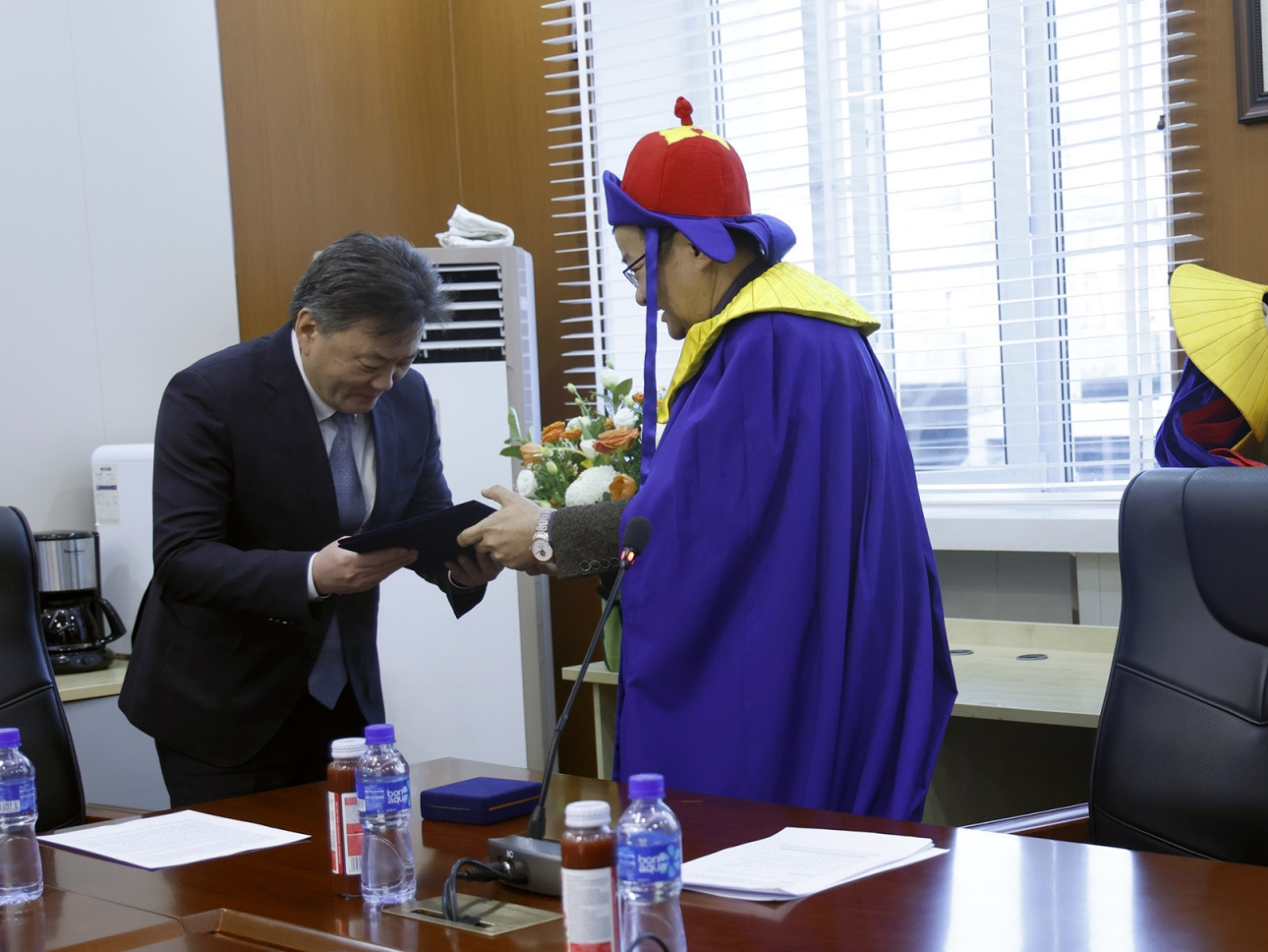 Монголбанкны ерөнхийлөгч Б.Лхагвасүрэн МУИС-ийн Бизнесийн сургуулийн “Хүндэт доктор” болов