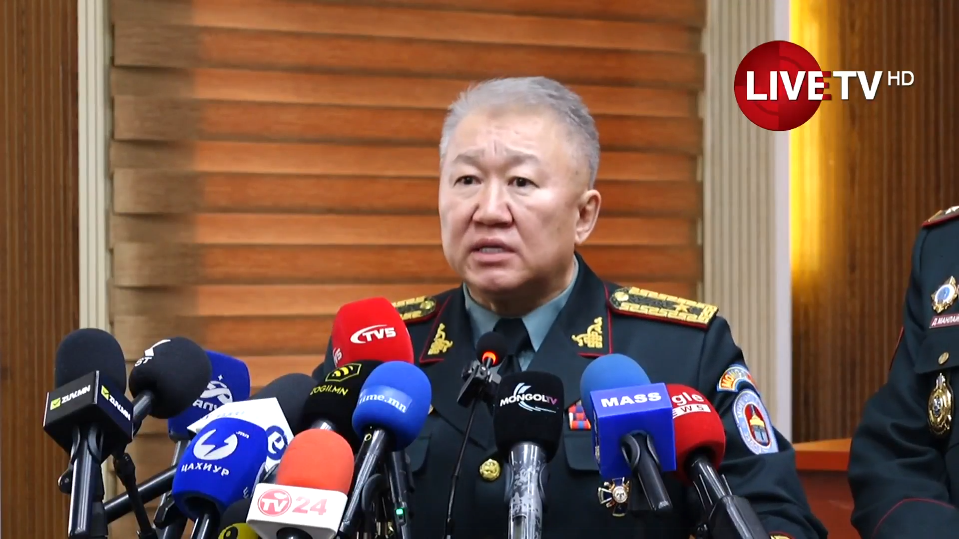 🔴Р.Чингис: Цэргийн алба хаагчид нэгнээ зодсон асуудлыг зүгээр орхихгүй. Хуулийн хариуцлага хүлээлгэнэ!