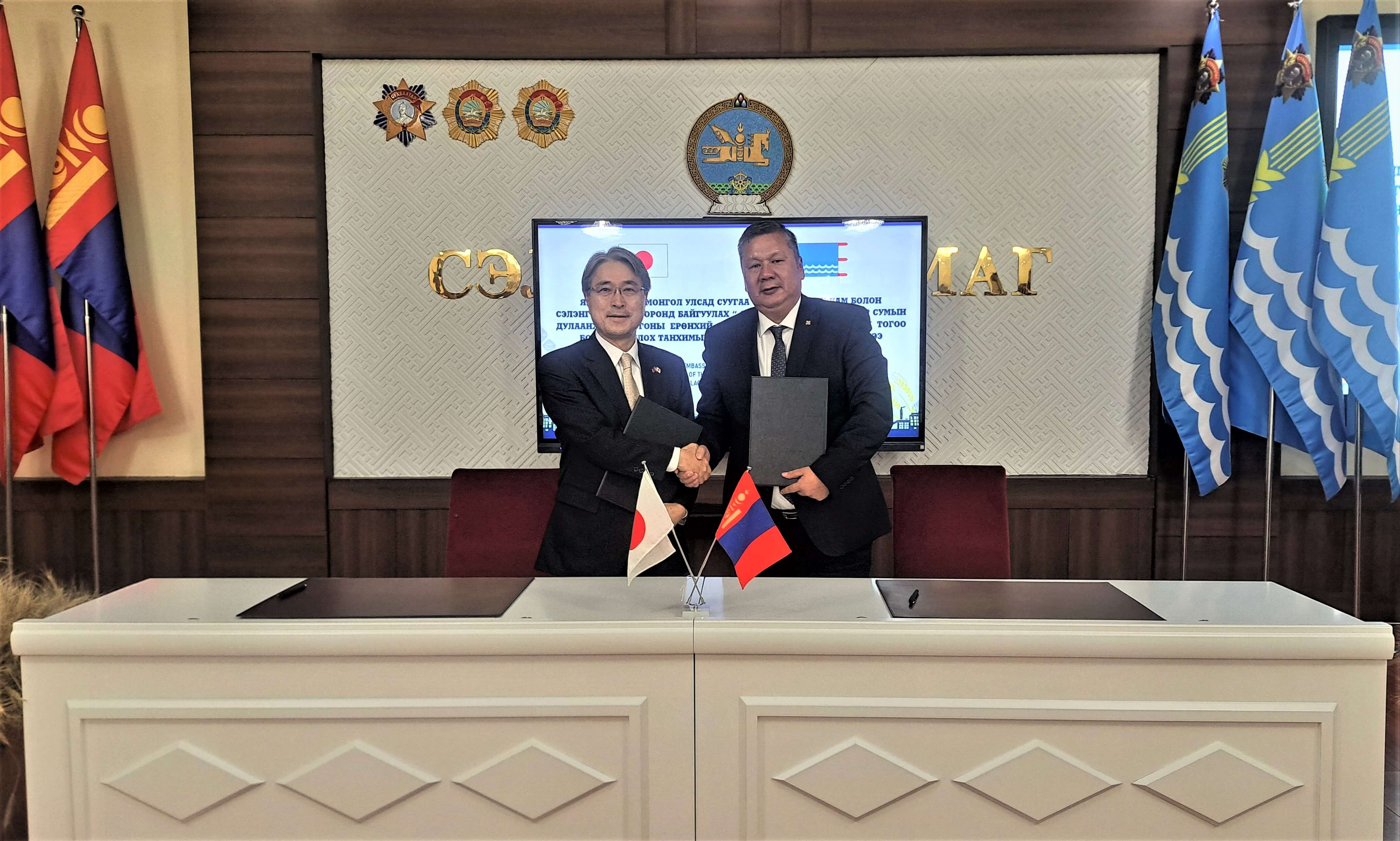 Өвсний үндэс энэ удаад Дулаанхаан тосгоны ЕБС-ийн гал тогоо болон хооллох танхимын барилгыг барина