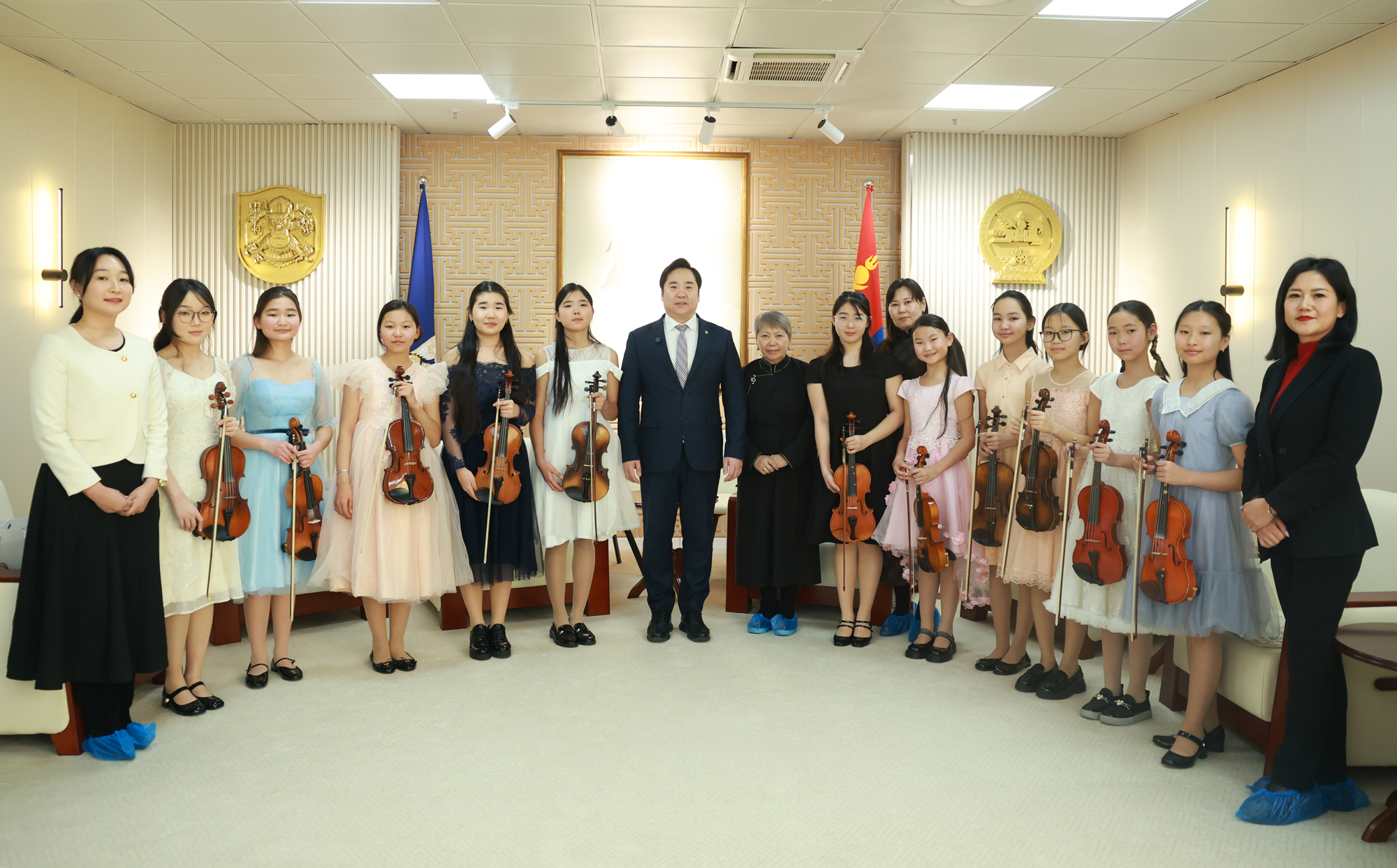 Өсвөрийн хийлчид АНУ болон Итали улсад зохиогдох тэмцээнд оролцоно