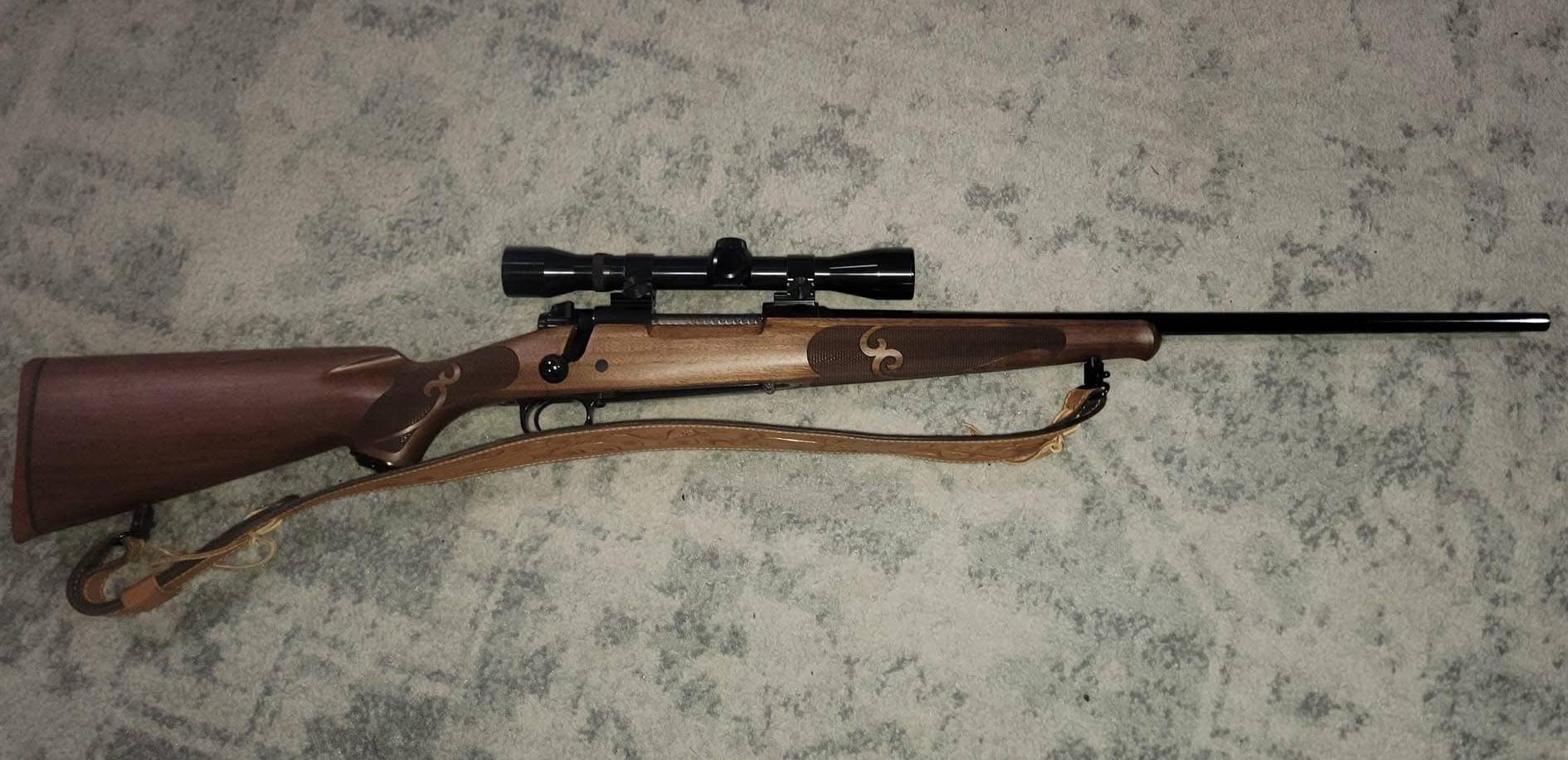 Орон сууцад хүн буудаж шархдуулжээ