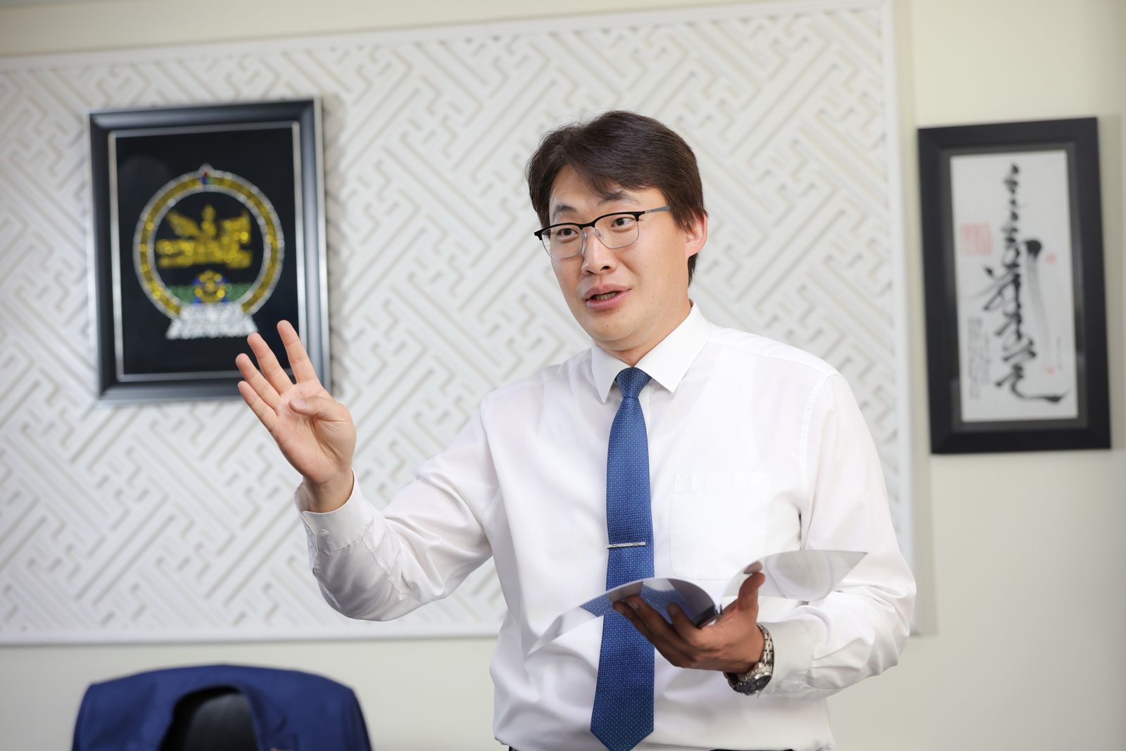 А.Амартүвшин: Ширээ сандал хүрэлцэхгүй, агааржуулалтгүй орчинд 60-80 хүүхэд суралцахыг “Эрүүл, аюулгүй” гэж Үндсэн хуулийн цэц үзлээ