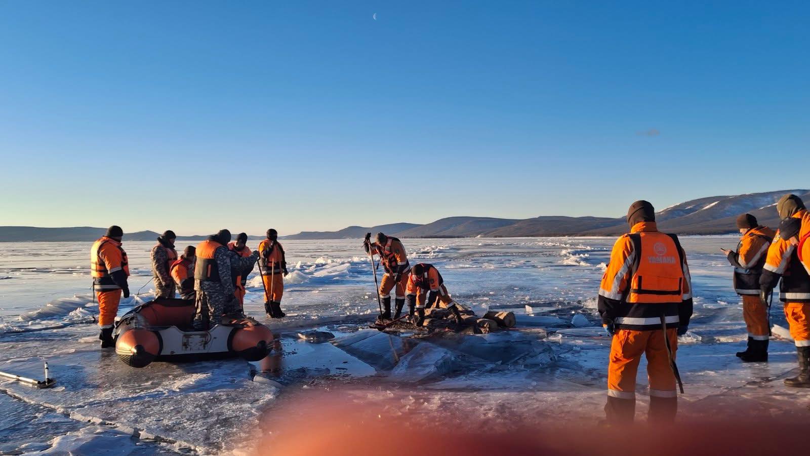 Хөвсгөл далайн мөс цөмөрч, хоёр иргэн амь насаа алджээ
