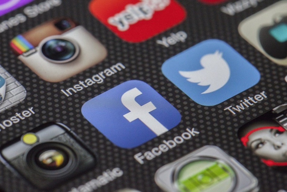 Гар утсанд ирсэн кодыг бусдад дамжуулан 27 сая төгрөгөө залилуулжээ