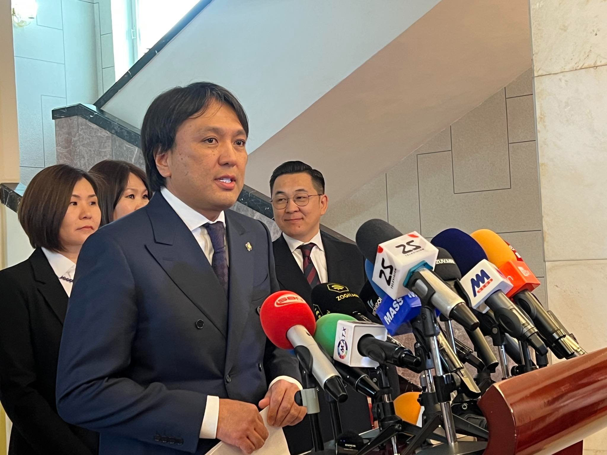 ХҮН нам нэр дэвшиж байсан хүмүүсээ цалинжуулахаар төрд “шургуулж” байна