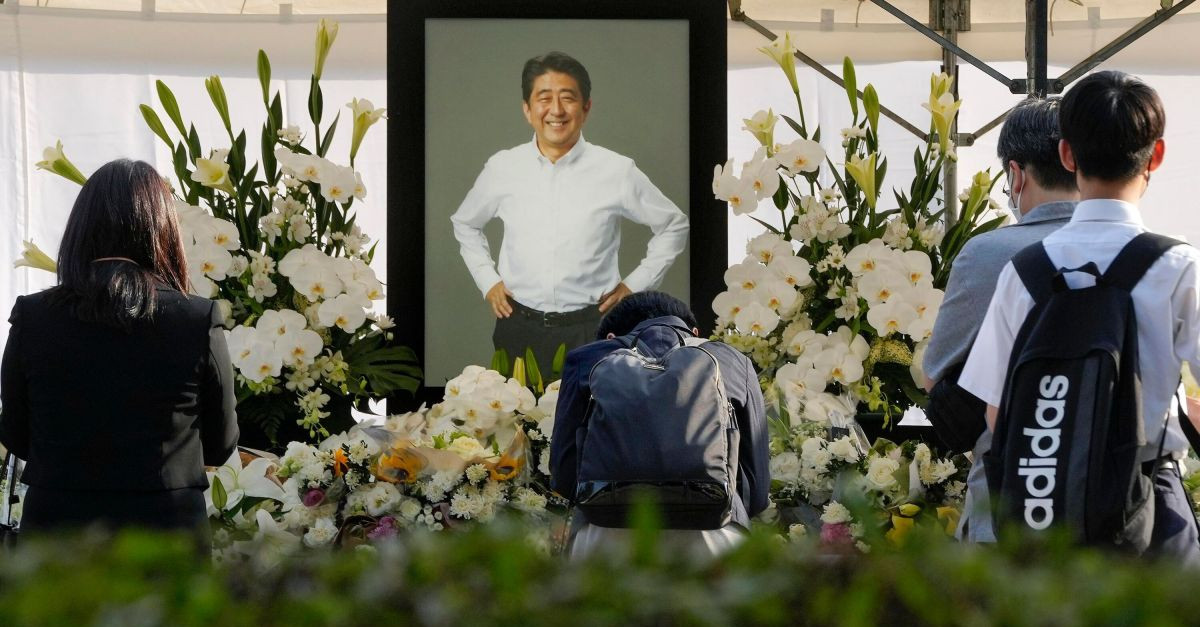 Шинзо Абэгийн амийг хөнөөсөн Тэцуя Ямагамид бүх насаар нь хорих ял оноов