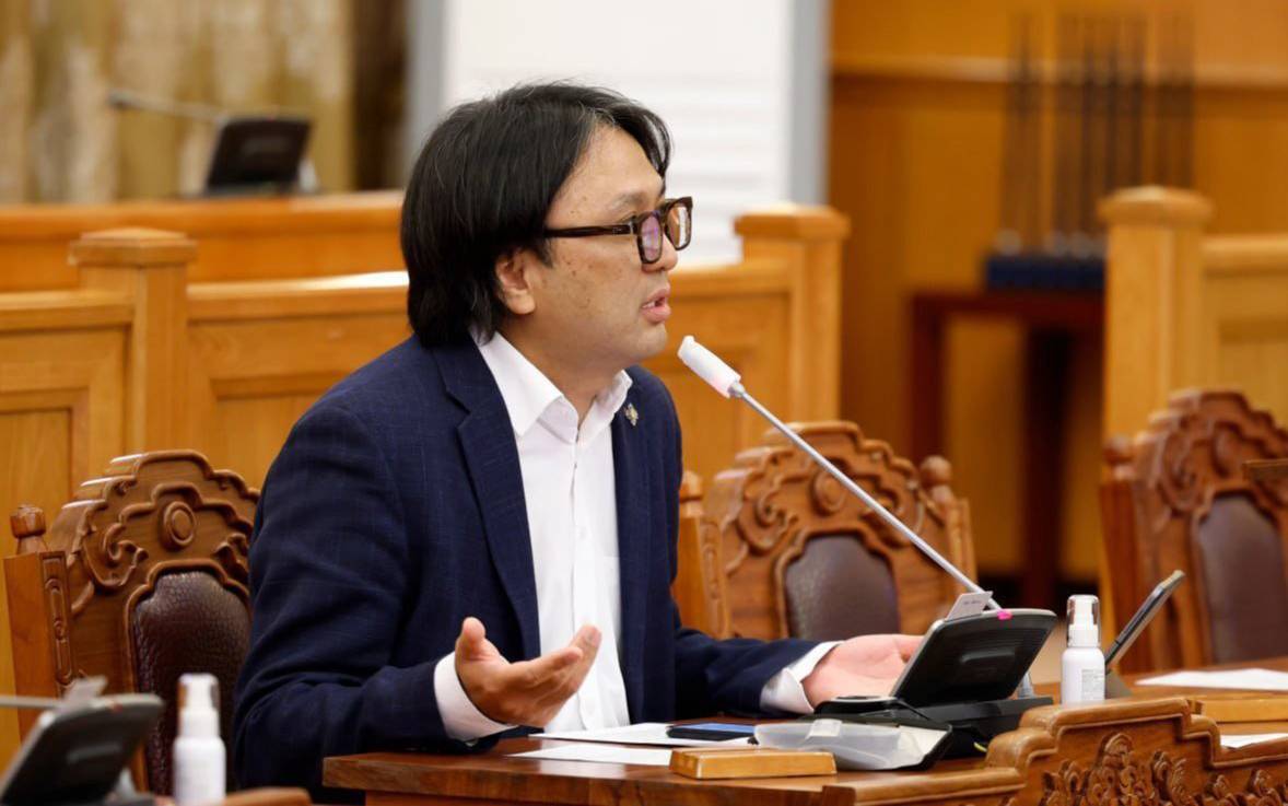 Т.Доржханд улс төрөөс явбал  Монгол Улс сүйрнэ гэв үү?!