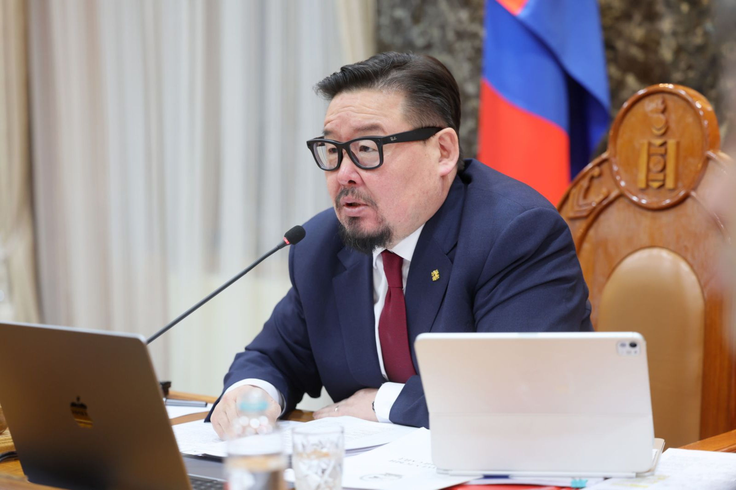 Ерөнхий сайд Г.Занданшатар Эрчим хүчний сайд Б.Чойжилсүрэнд нэг сарын хугацаатай үүрэг өгчээ