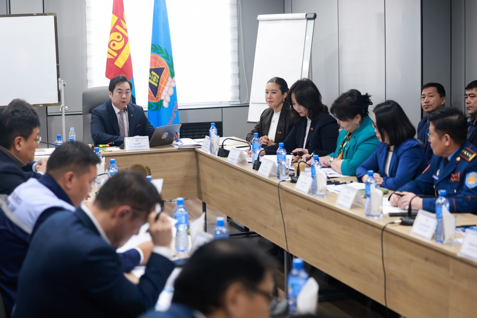 Гамшгийн эрсдэлийг бууруулах нийслэлийн зөвлөлийн анхдугаар хуралдаан эхэллээ