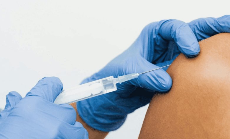 Испанид нярай хүүхдүүдэд хугацаа нь дууссан вакцин тарьсан ноцтой зөрчил илэрчээ