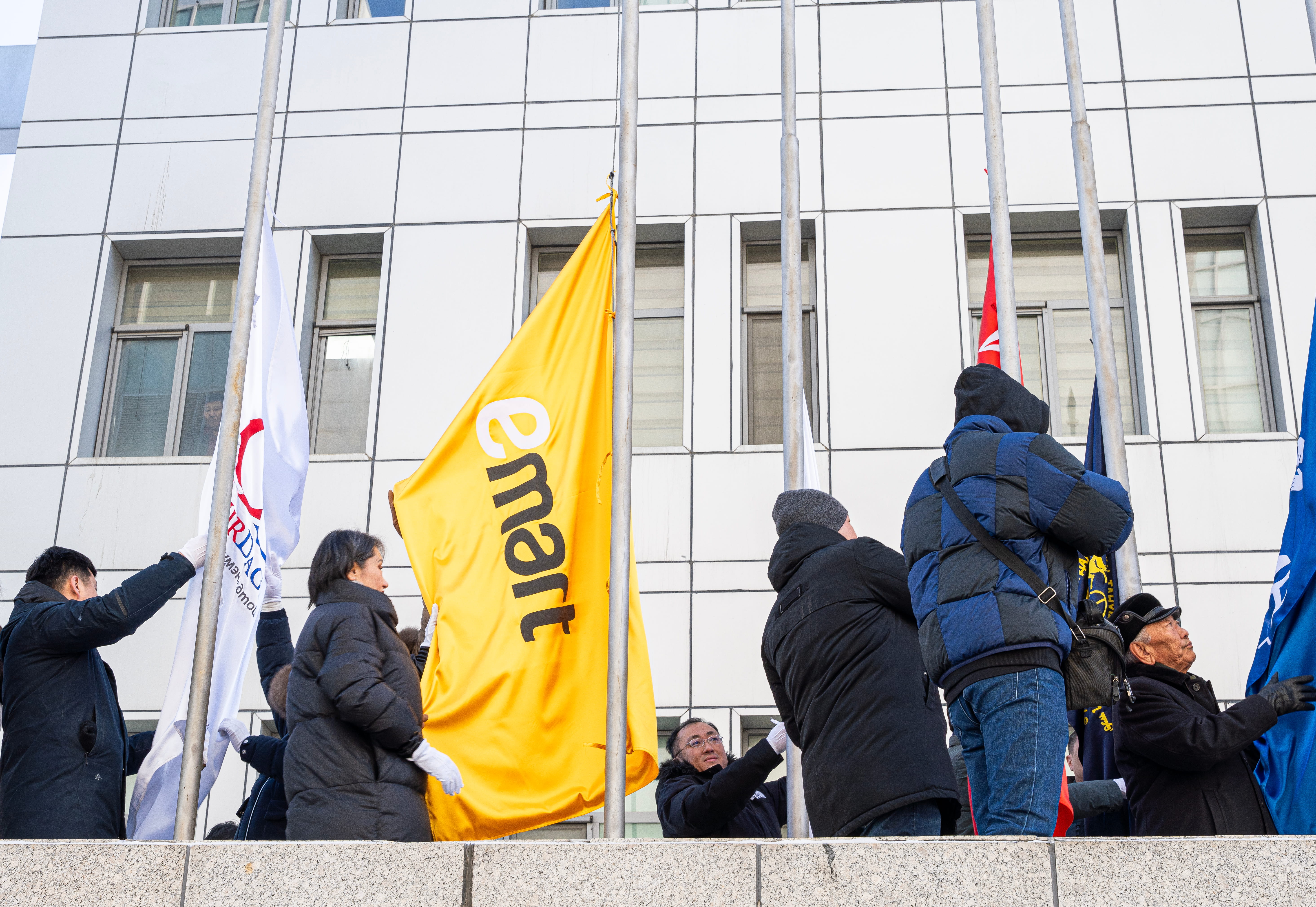 ИМАРТ – МҮХАҮТ-ын Шилдэг аж ахуйн нэгжүүдийн туг өргөх ёслолд тугаа мандууллаа