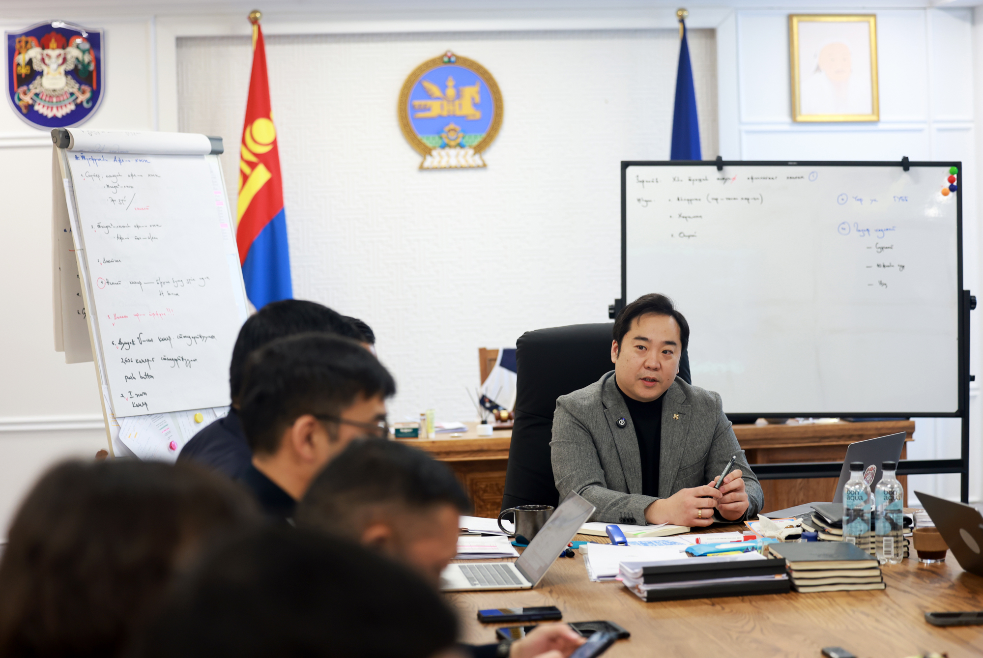 А.Баяр: Зах, худалдааны төвүүдийг уртасгасан цагаар ажиллуулах боломжийг судална