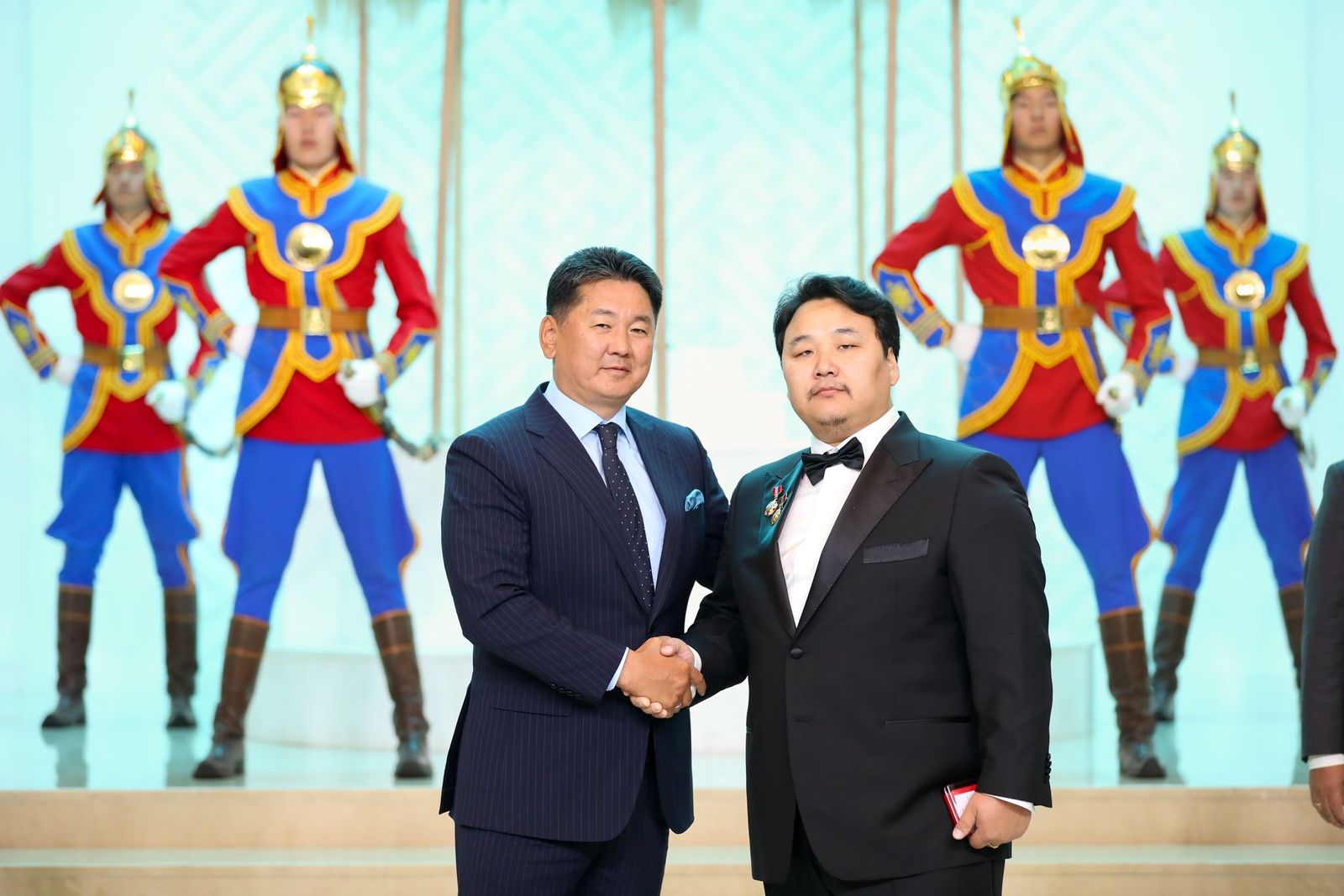 Ерөнхий сайдын нэрэмжит шагналыг дэлхийн дуурийн шилдэг дуучин, Ардын жүжигчин Э.Амартүвшинд олгоно