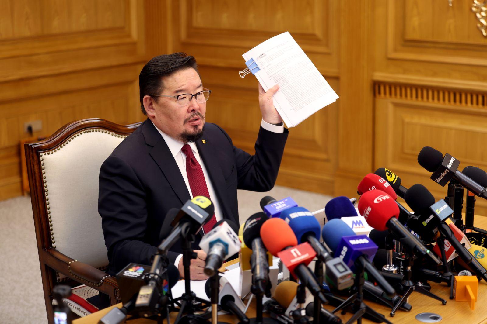 Эрдэнэтийн үүсмэл ордын өгөөжийн 60 хувийг монголчуудад ногдуулах буюу Үндэсний баялгийн санд хуримтлуулна