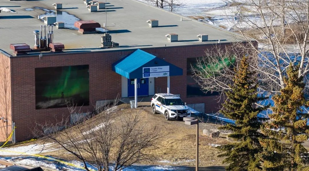 Канадад сургуулийн орчинд зэвсэгт халдлага гарч найман хүн амиа алдав