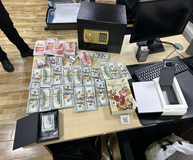 7,9 тэрбум төгрөгтэй тэнцэх хэмжээний юань, долларыг хуурамчаар хэвлэжээ