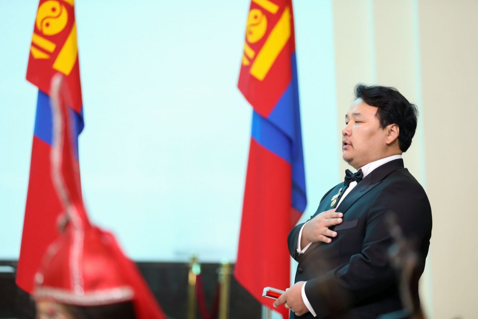 Ардын жүжигчин Э.Амартүвшин Итали улсын төрийн дээд одонгоор шагнуулжээ