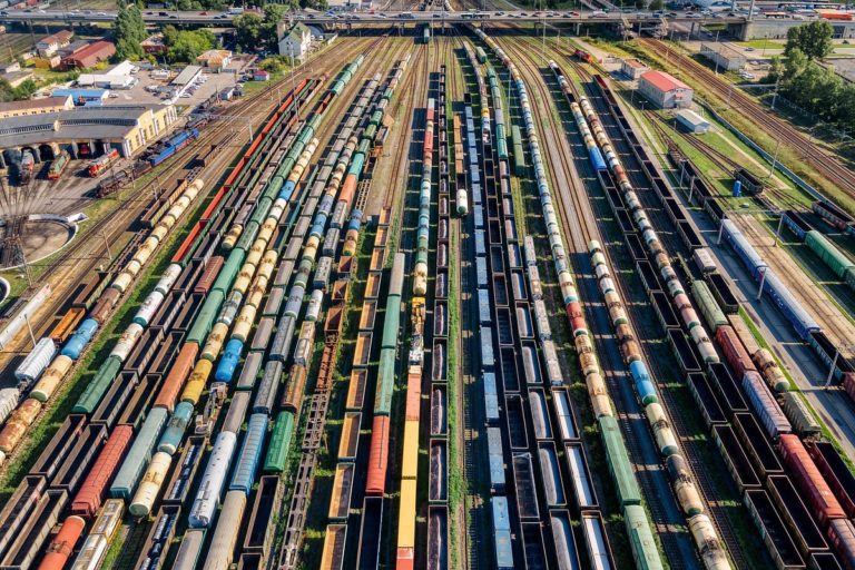 "Оросын төмөр зам" компани дампуурлын ирмэгт ирж хөрөнгөө зарж эхэллээ