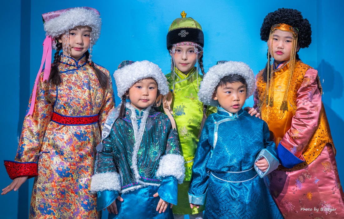 Нутгийн зүүн хэсгээр хүйтэн, салхи шуургатай