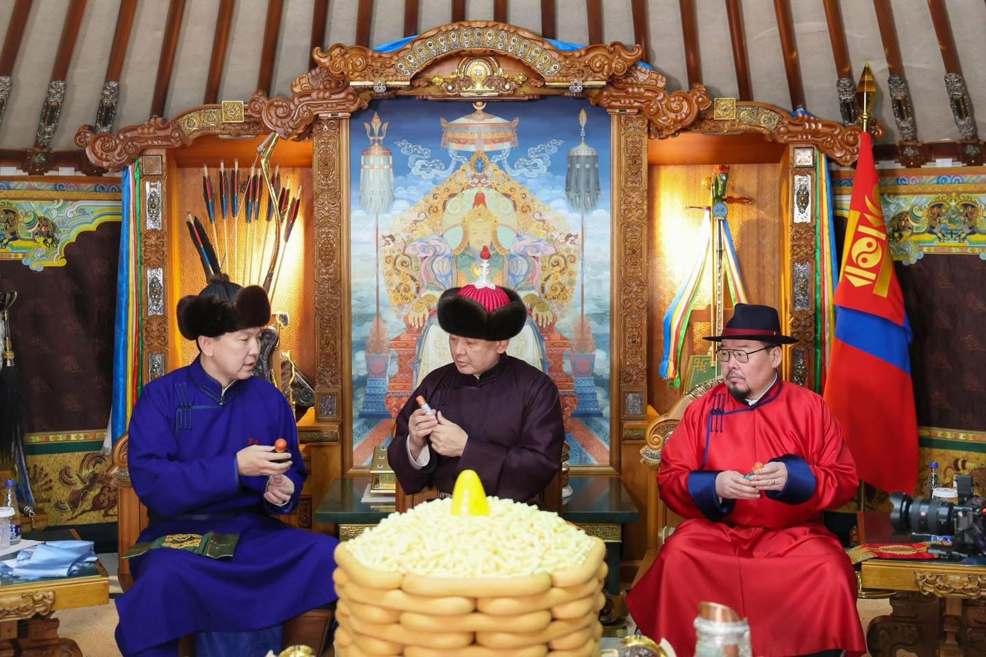 Улс төрийн нэр хүндээрээ Н.Учрал тэргүүлж, Ерөнхийлөгч удаалжээ