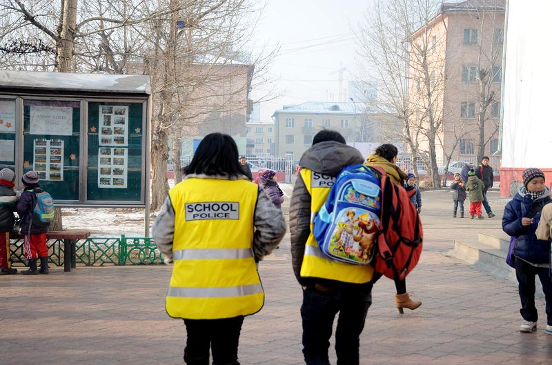 School police хийсэн эцэг эхчүүдэд бүтэн өдрийн цалинтай чөлөө олгох саналыг НИТХ хэлэлцэнэ