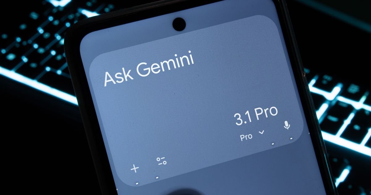 Хүүгийнхээ үхэлд ChatBotийг буруутгаж шүүхэд нэхэмжлэл гаргажээ