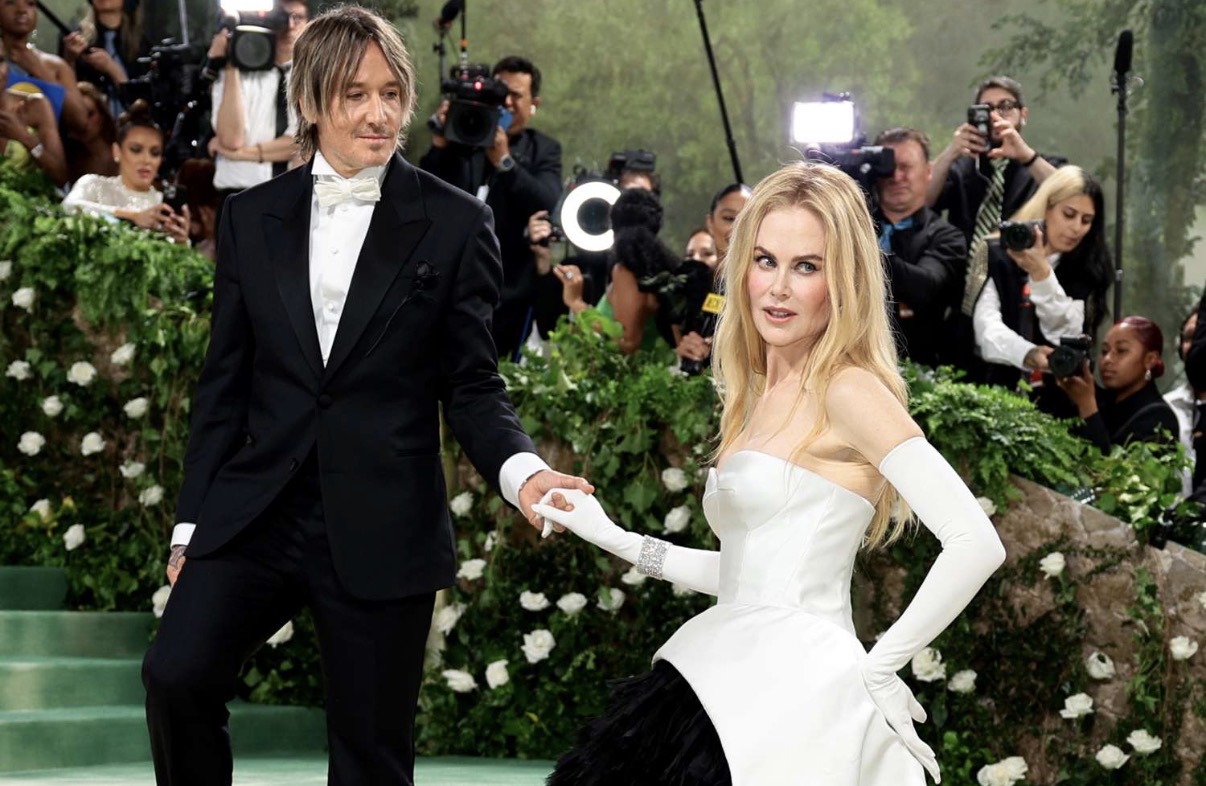 Холливудын алдарт хосууд олноор салж байгаа нь олны анхаарлыг татаж байна