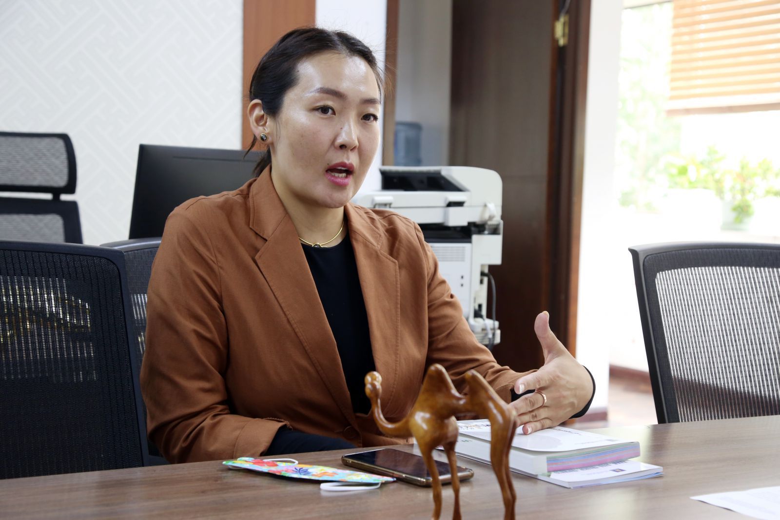 Үндэсний цэцэрлэгт хүрээлэнд театрын барилга барихыг дэмжээгүйн төлөө захирал Ё.Нямжавыг чөлөөлжээ