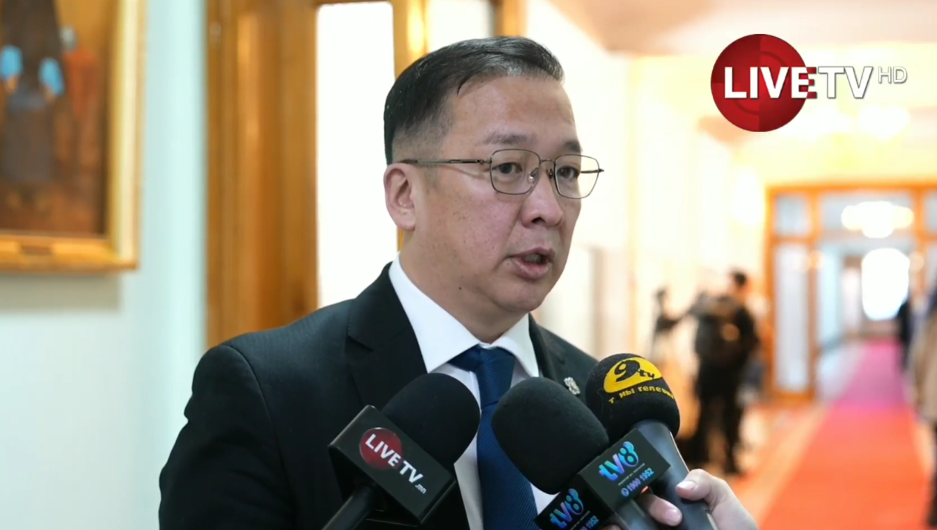 🔴Б.Бат-Эрдэнэ: Цалин, тэтгэвэр нэмэгдүүлэх зэрэг ажил их байхад АН-ын гишүүд тангарагтаа үнэнч байж чуулгандаа суумаар байна