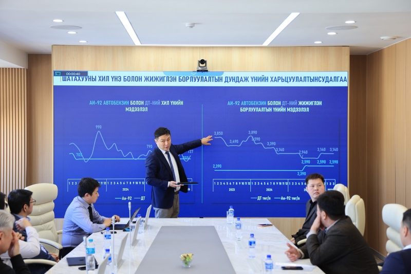 Тэргүүн шадар сайд Ж.Энхбаяр "Шатахууны үнийн зөвлөл”-ийн гишүүдтэй уулзав