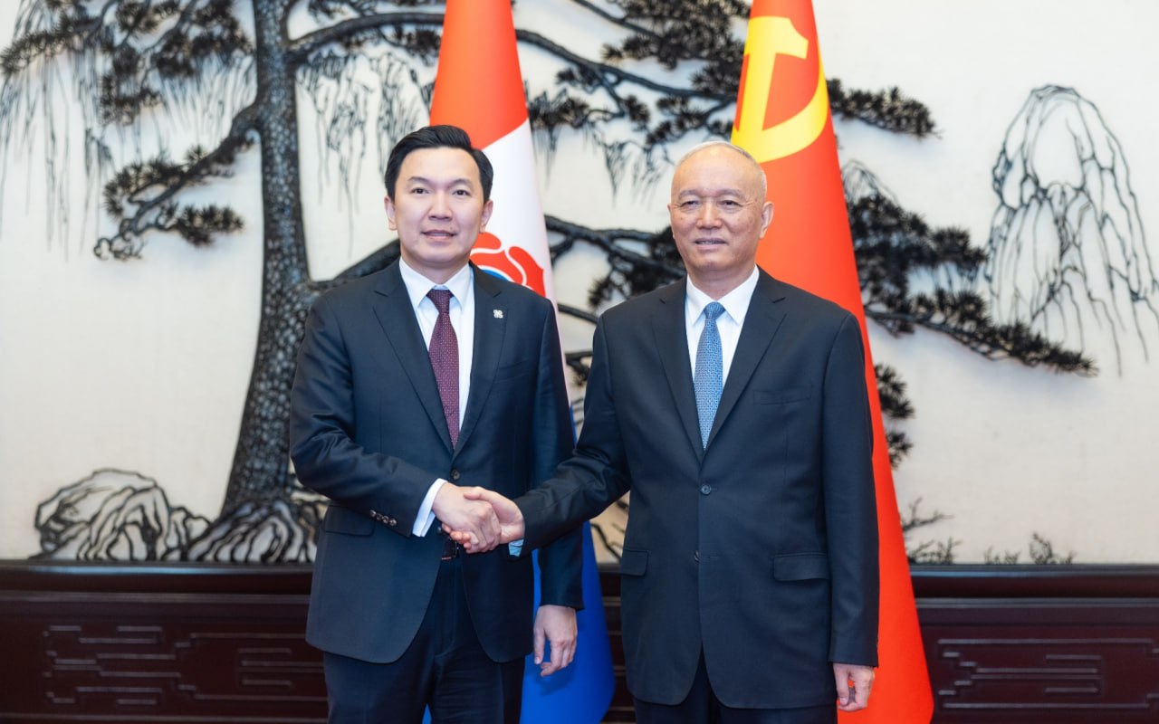 УИХ-ын дарга Н.Учрал ХКН-ын төв хорооны улс төрийн товчооны байнгын хорооны гишүүн Цай Чи-Тай уулзав